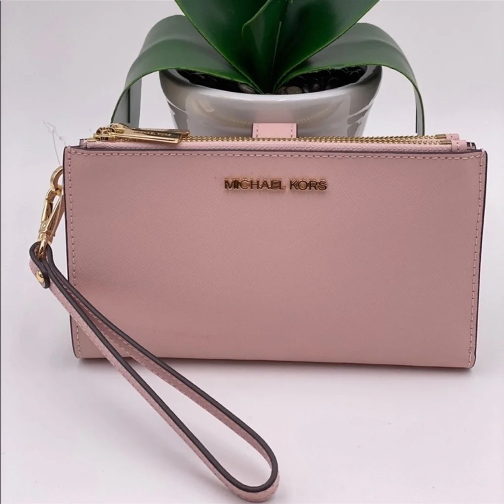 Michael Kors Wallet Wristlet
DoubleZip Pink - Picture 2 of 8